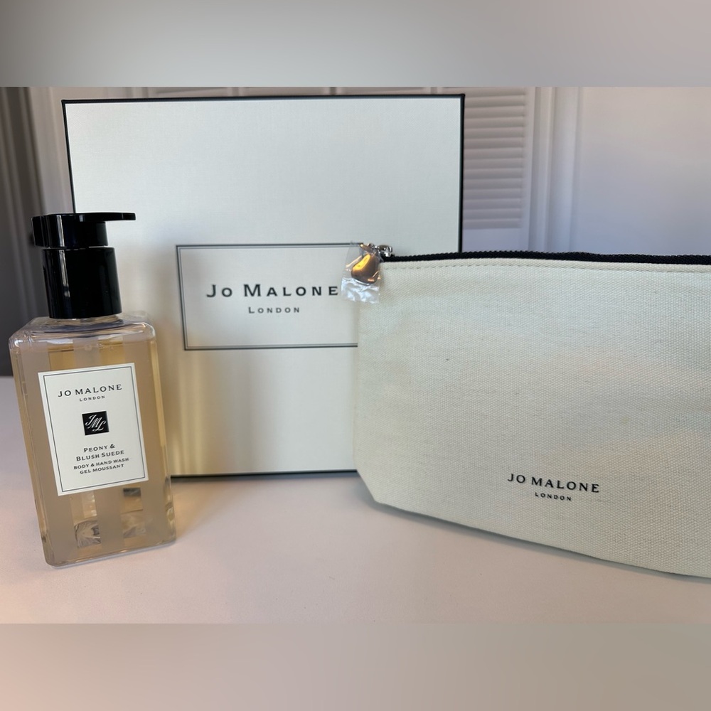 Jo Malone Peony & Blush Suede Hand Wash, with small Jo Malone pouch NWOT